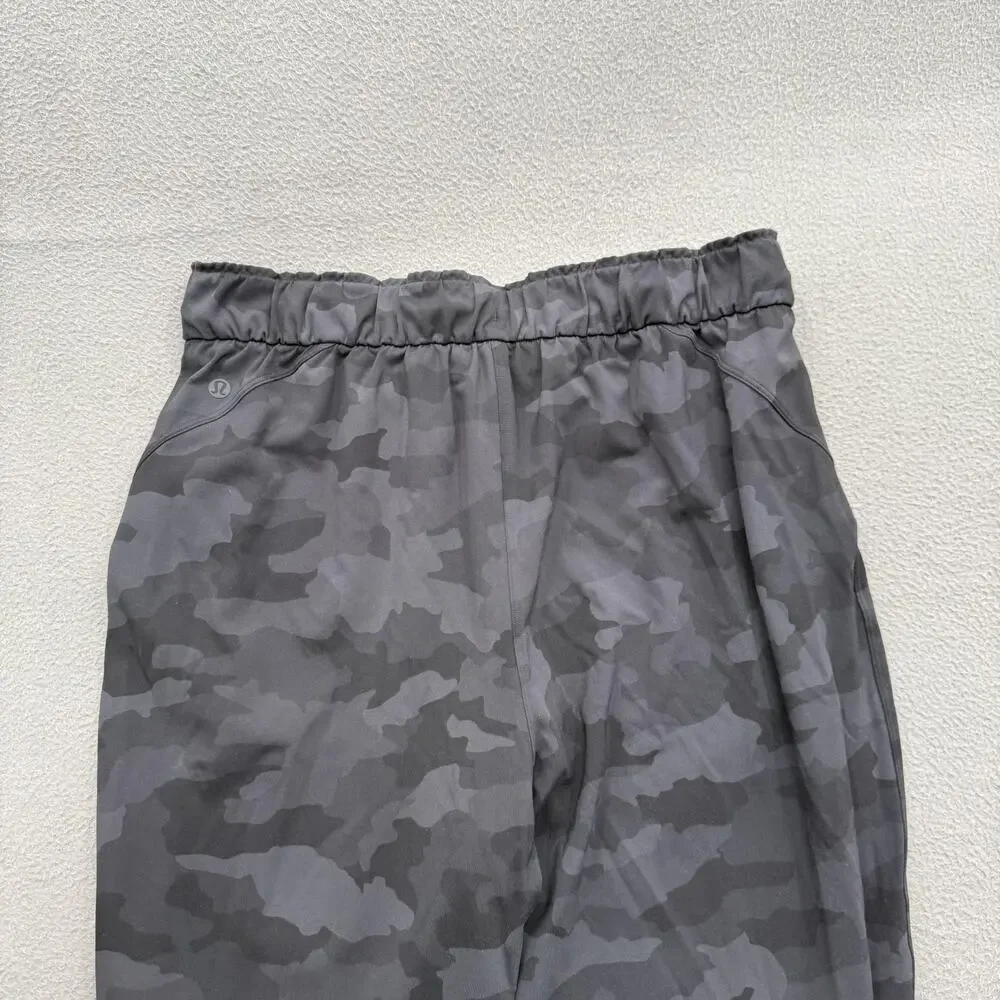 Lululemon Jogger Pants Women’s 10 Gray Camo Elastic Waist‎ Stretch Athletic.
